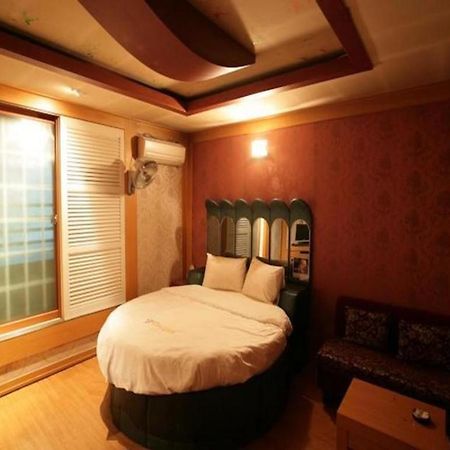 Valentine Hotel Коян Экстерьер фото