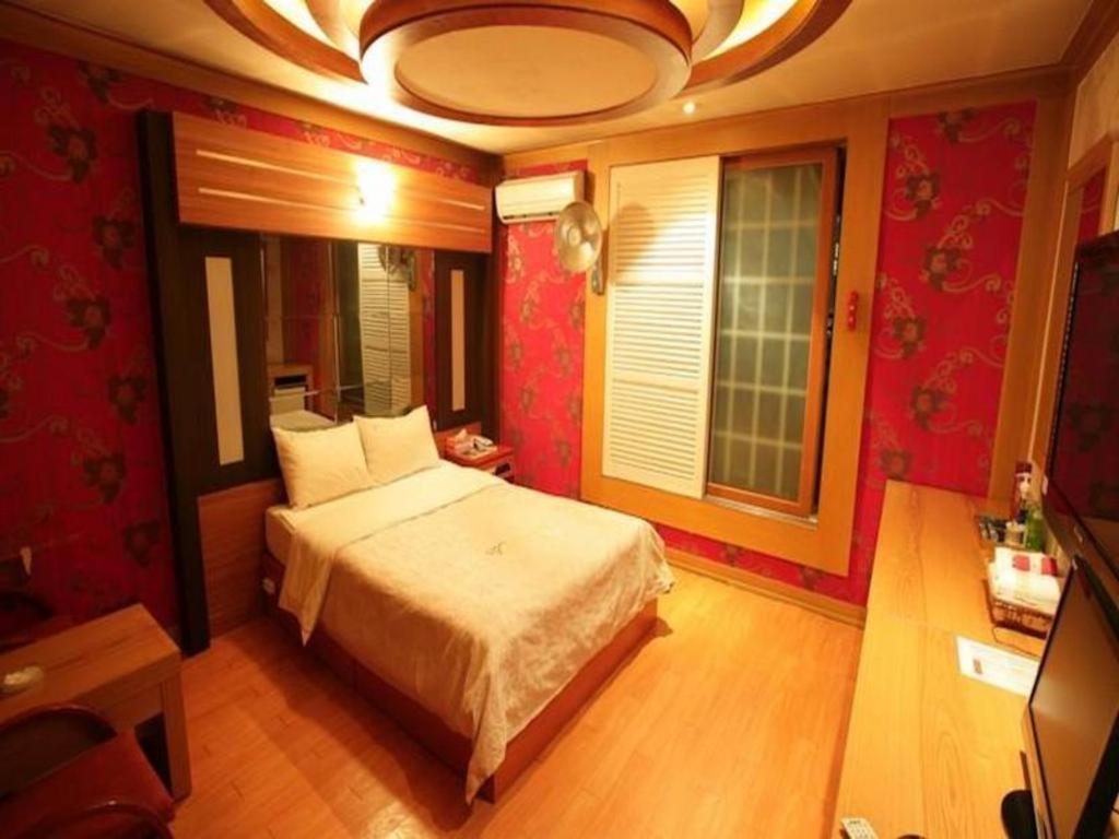 Valentine Hotel Коян Экстерьер фото