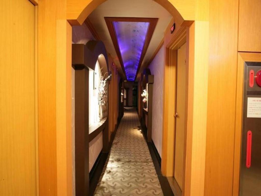 Valentine Hotel Коян Экстерьер фото