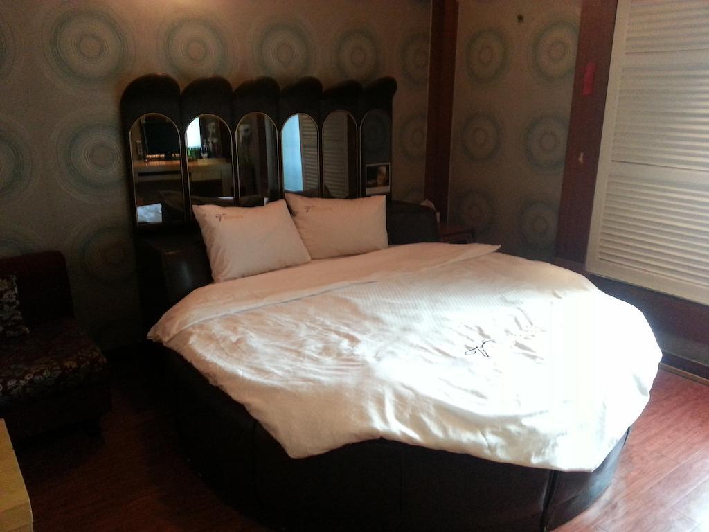 Valentine Hotel Коян Экстерьер фото