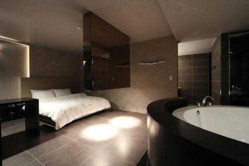 Valentine Hotel Коян Экстерьер фото
